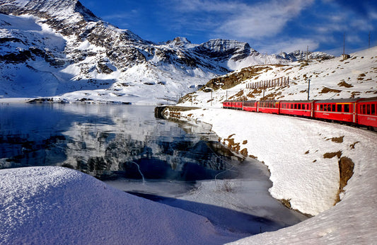 Trenino Rosso del Bernina: un percorso incantato fino a Saint Moritz