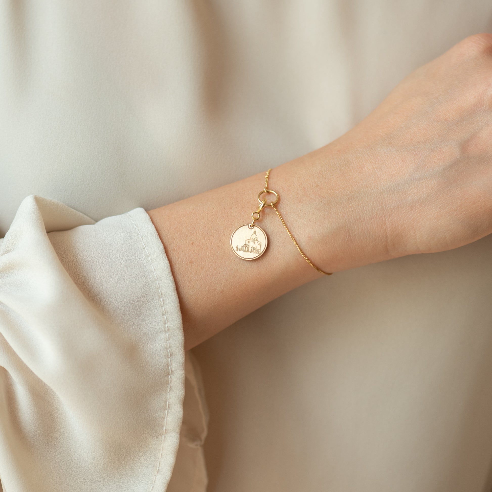 Bracciale a cerchio con ciondolo San Luca Bologna placcato oro