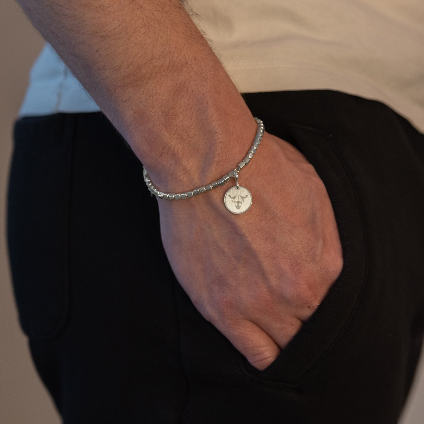 Charm Toro Argento